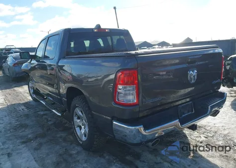 2021 Ram 1500 Big Horn 4X4 5'7 Box из США, поврежденный, VIN 1C6SRFFT5MN734426